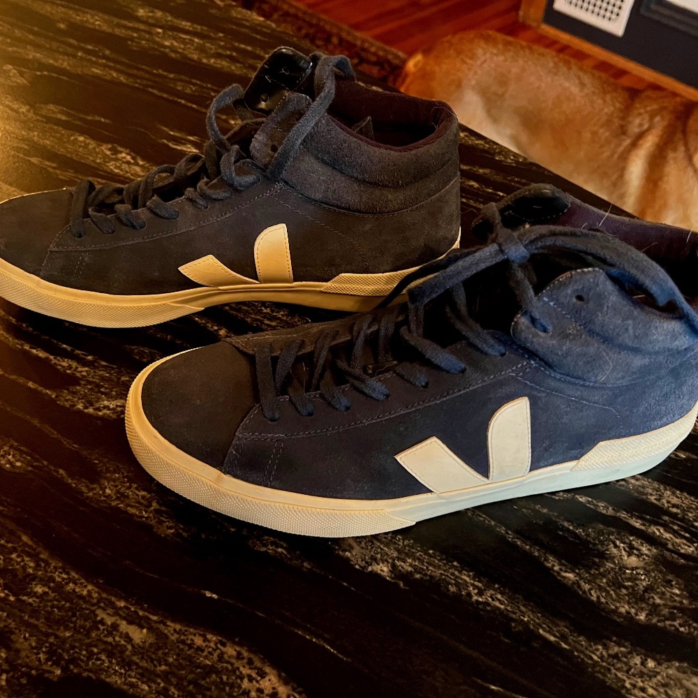 Veja Minotaur Suede Nautico Pierre. Men's Size 11.5